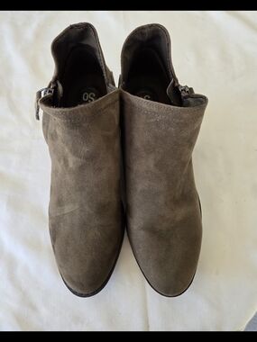 SO Angelfish Women's Ankle Boots | Size 7.5 | Olive Green Faux Suede